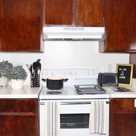 Chic Boho Cottage -Self Check In, Fully Furnished, & Free Parking هيوستن المظهر الخارجي الصورة