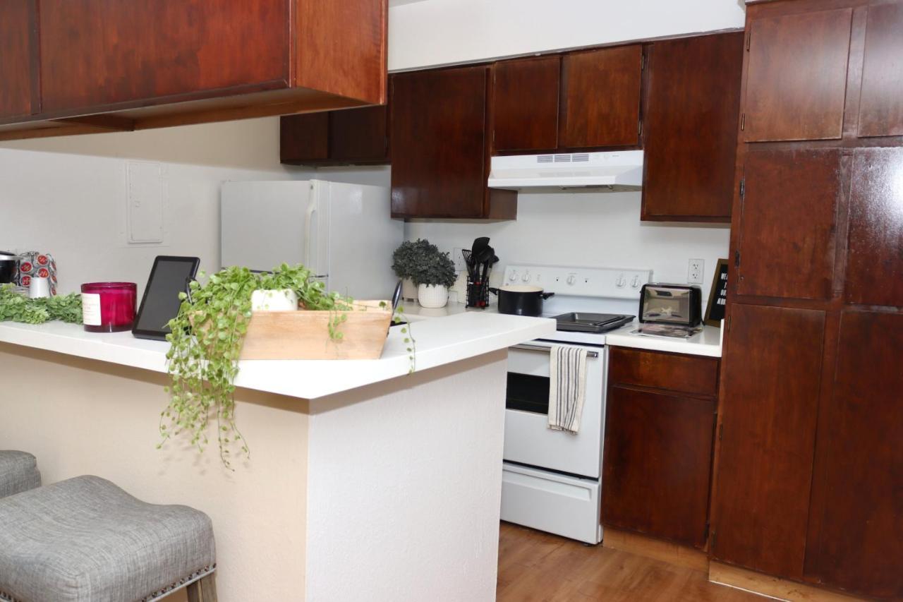 Chic Boho Cottage -Self Check In, Fully Furnished, & Free Parking هيوستن المظهر الخارجي الصورة