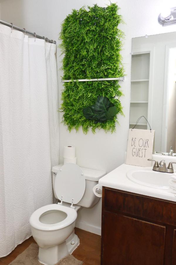 Chic Boho Cottage -Self Check In, Fully Furnished, & Free Parking هيوستن المظهر الخارجي الصورة