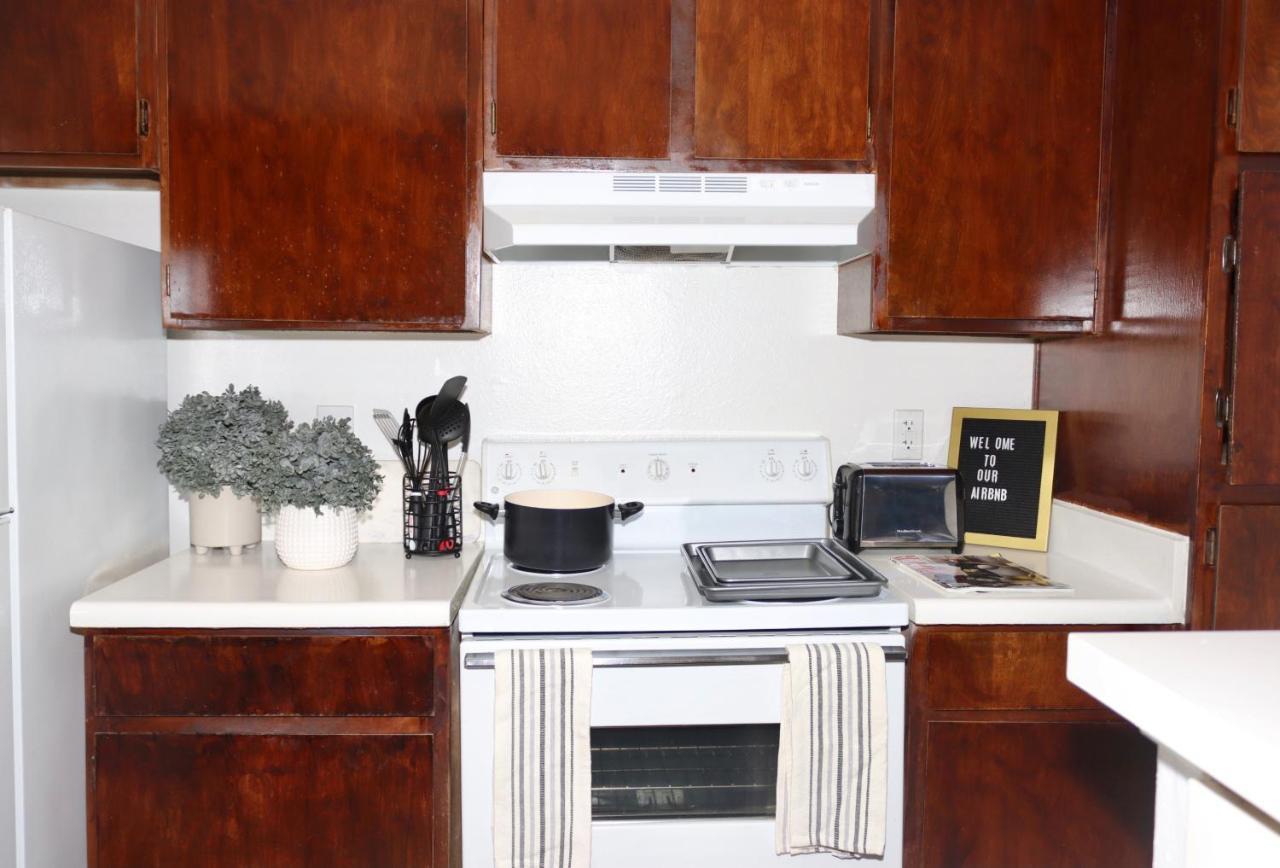 Chic Boho Cottage -Self Check In, Fully Furnished, & Free Parking هيوستن المظهر الخارجي الصورة